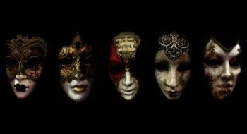 Les mystères dévoilés des masques vénitiens et leurs origines