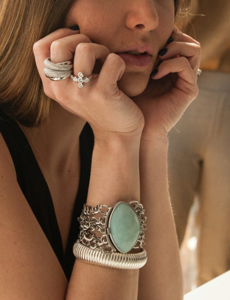 Idée cadeau bijou : comment trouver le cadeau idéal pour sa fiancée ?