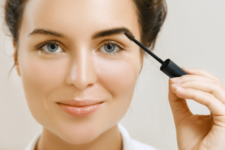 Comment bien se teindre les cils et sourcils ?